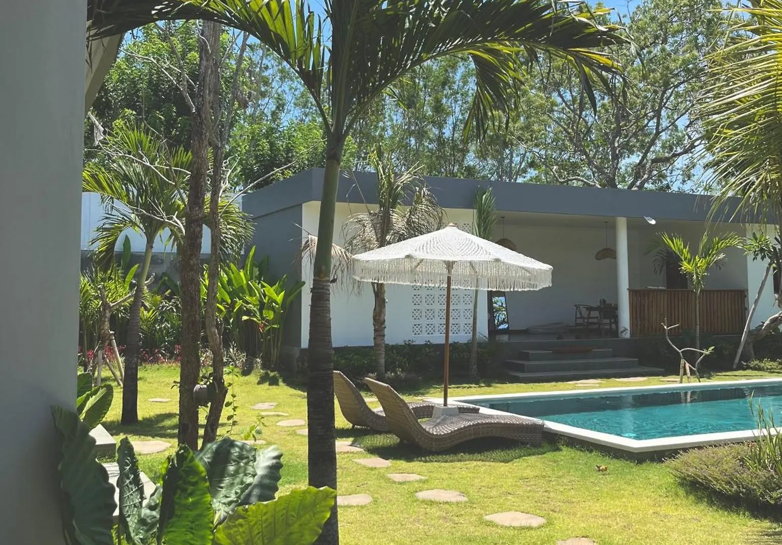 Tropical Almond Villa Uluwatu 3*,